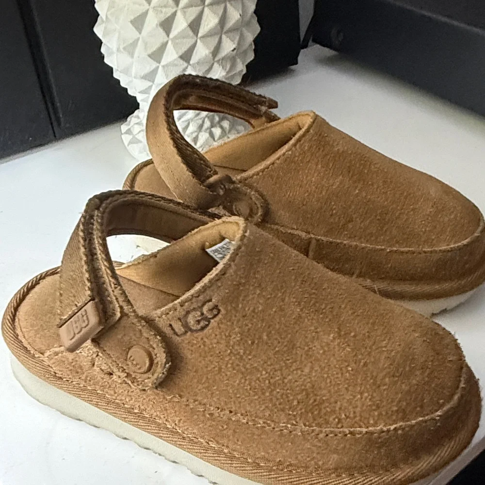 UGG Kids Chestnut Suede Slip-On Clog with Heel Strap